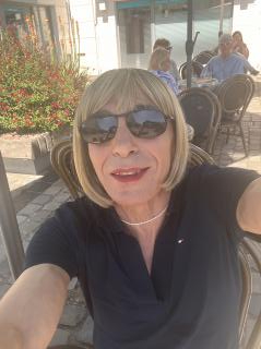Annonce travesti Caline Val-de-la-Haye